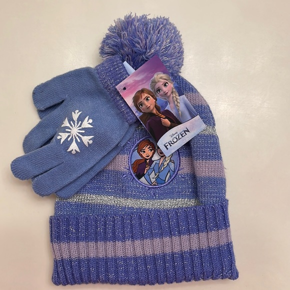Disney Frozen Beanie Gloves Combo Hat - Picture 3 of 4